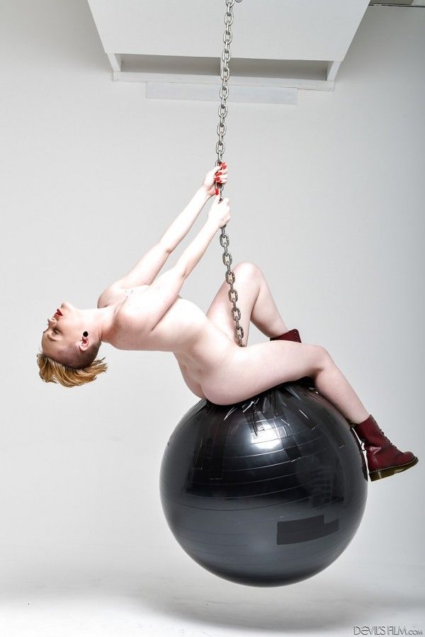 Miley-Cyrus-pelada-nua-naked-9  