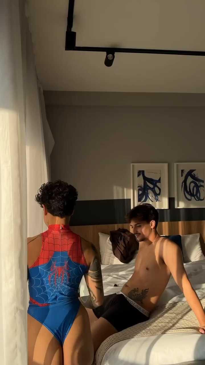 Vitoria Stefany a Torinha transando de mulher aranha recebeu sexo oral e levou piroca do macho safado Xvideos